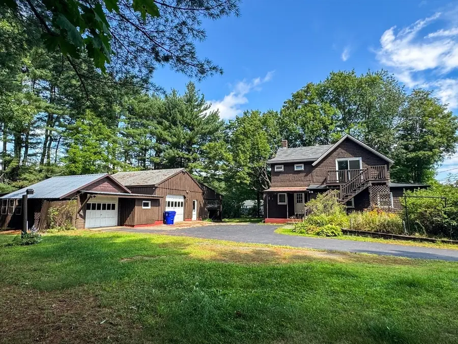 54 Fairview Street E, Greenfield, MA 01301 - #3