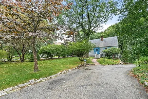 6 Woodbury Lane, Rockport, MA 01966