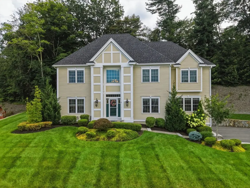 4 E Meadow Ln, Middleton, MA 01949 - #1