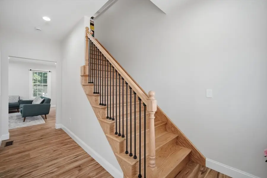 24 Medford St, Springfield, MA 01107 - #3