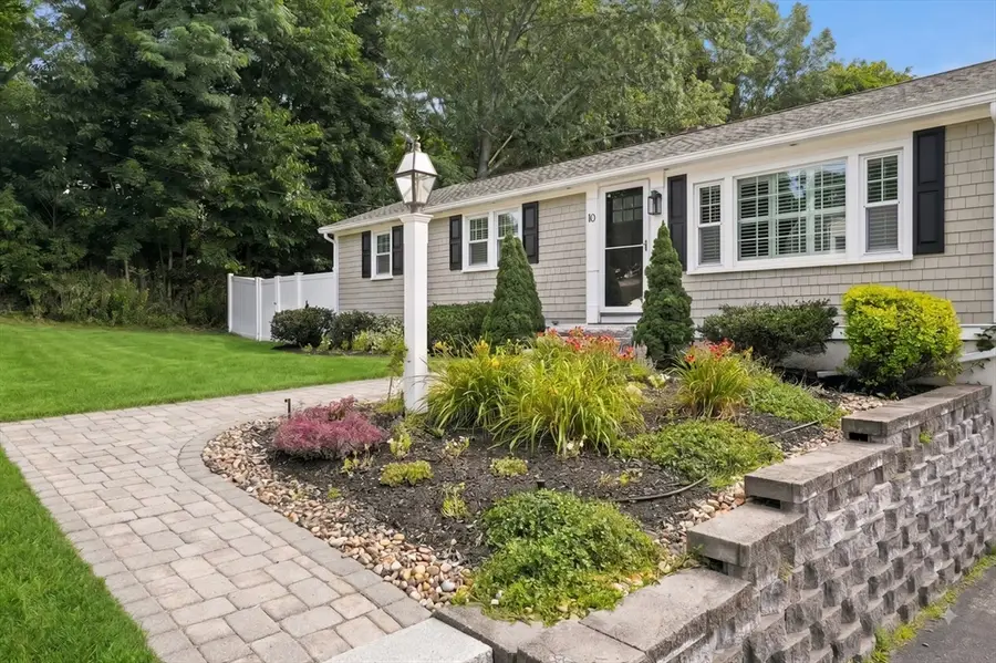 10 Hunter Dr, Newburyport, MA 01950 - #2
