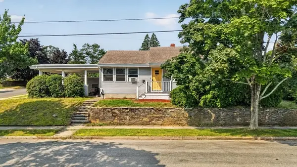 221 Rochambeau St, New Bedford, MA 02745