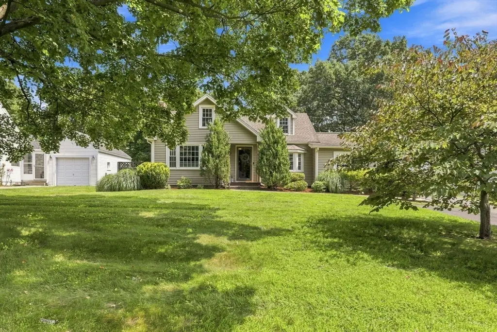 17 Savoy Ave, East Longmeadow, MA 01028 - #1