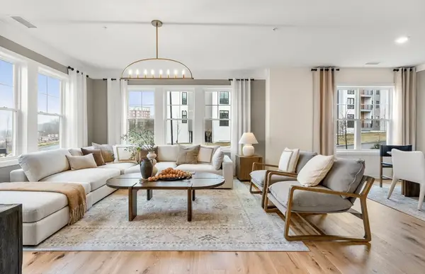 320 Martins Landing #512, North Reading, MA 01864