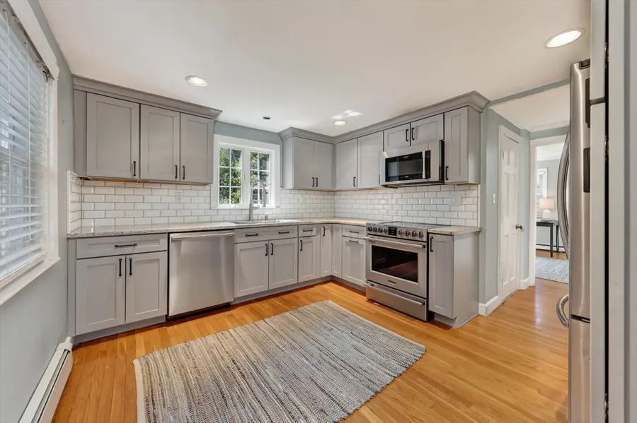 47 Church St, Cohasset, MA 02025 - #3