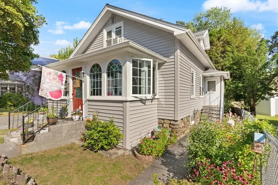 9 Norcross St, Worcester, MA 01602 - #2
