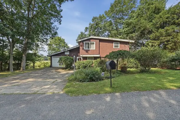 3 Point St, Freetown, MA 02702