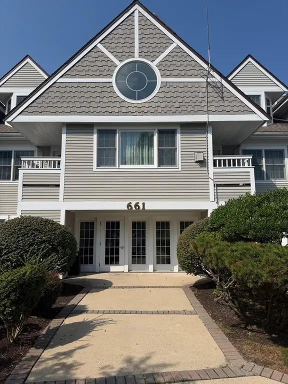 661 Lowell St #17, Lexington, MA 02420