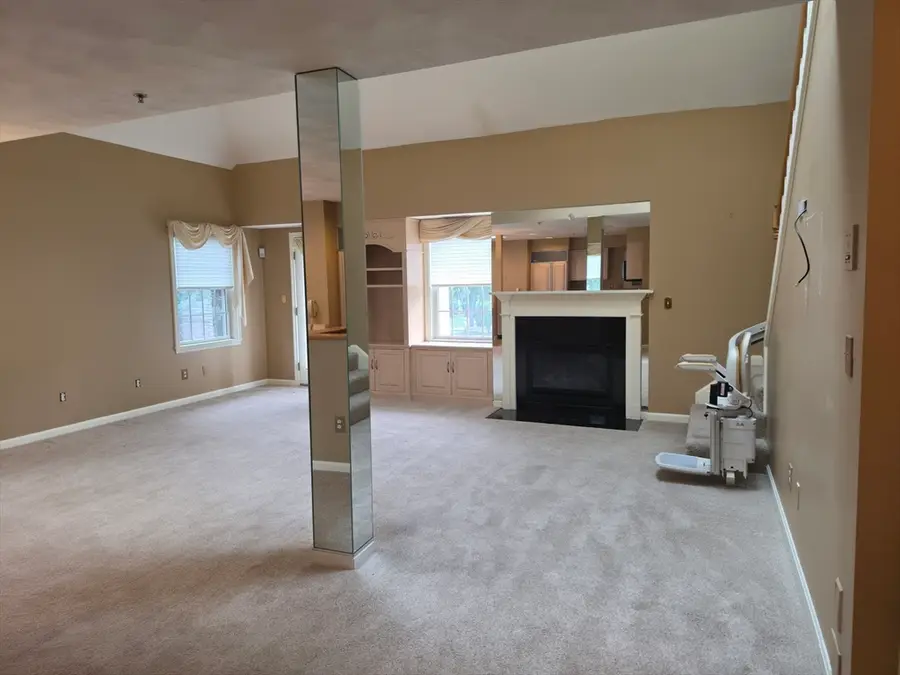 661 Lowell St #17, Lexington, MA 02420 - #3