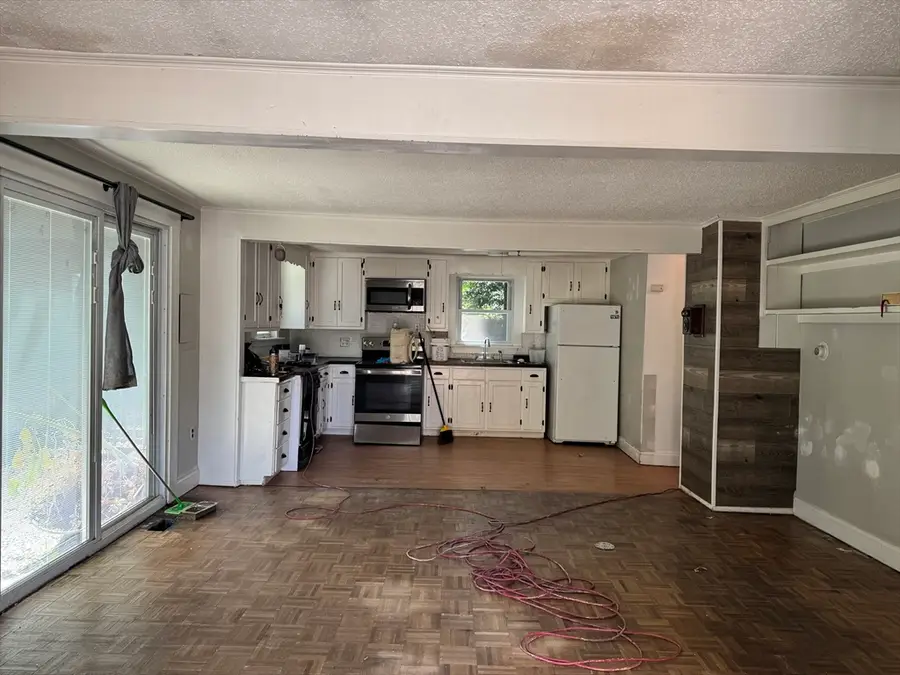 32 Hamilton Ter, Georgetown, MA 01833 - #3