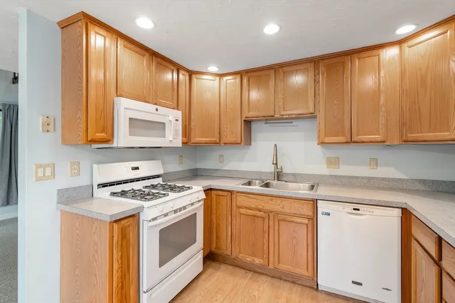 281 Meeting House Path #281, Ashland, MA 01721 - #3