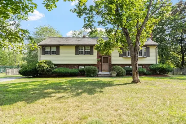 10 Gearty St, Wilmington, MA 01887