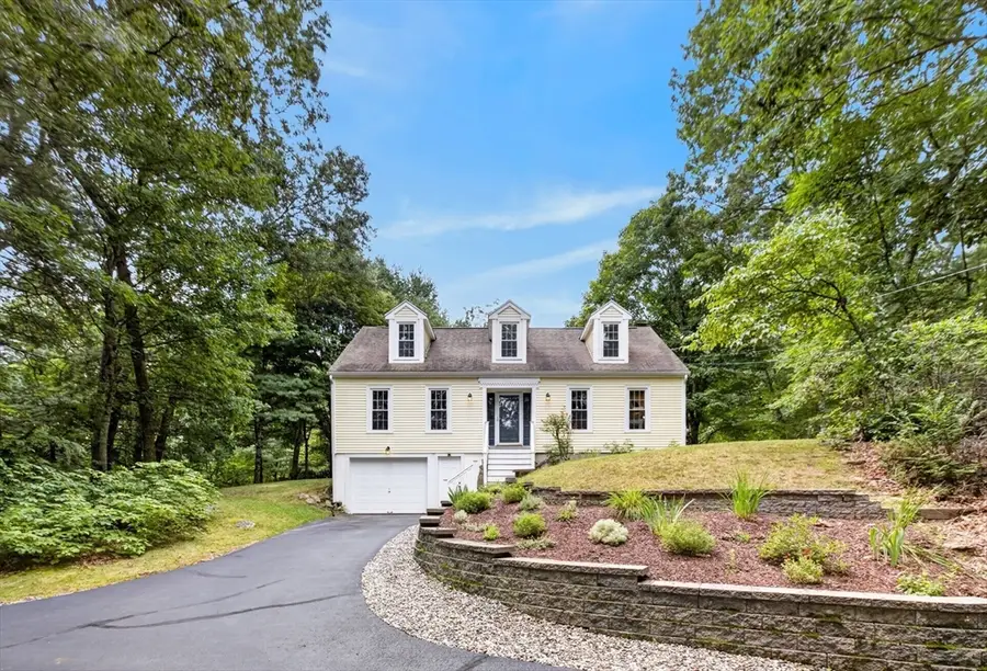 81 Moon Hill Rd, Northbridge, MA 01534 - #3