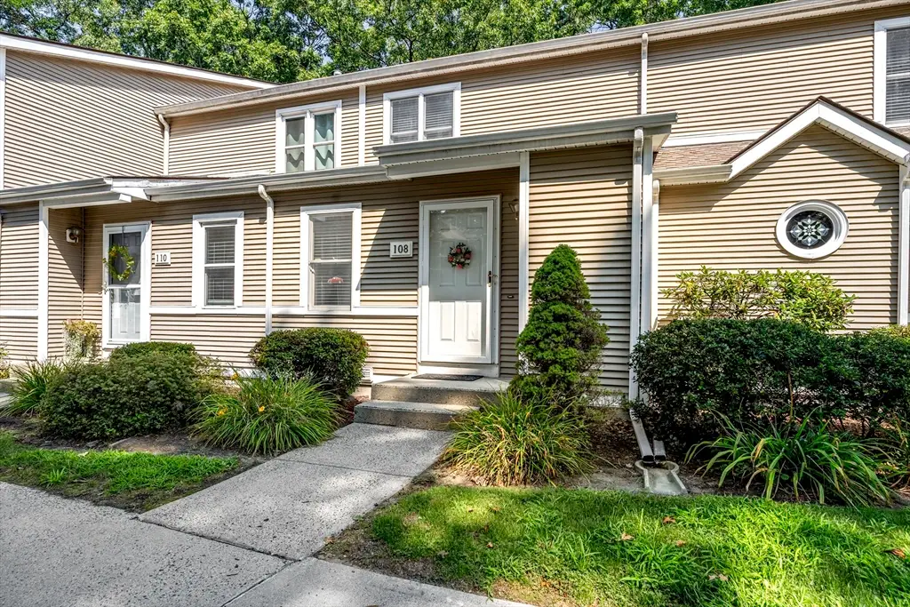 61 Abbey Memorial Dr #108, Chicopee, MA 01020 - #1