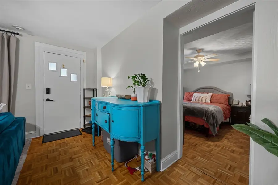 36 Elm St #B, Worcester, MA 01609 - #3