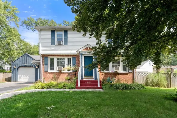 423 Tiffany St, Springfield, MA 01108