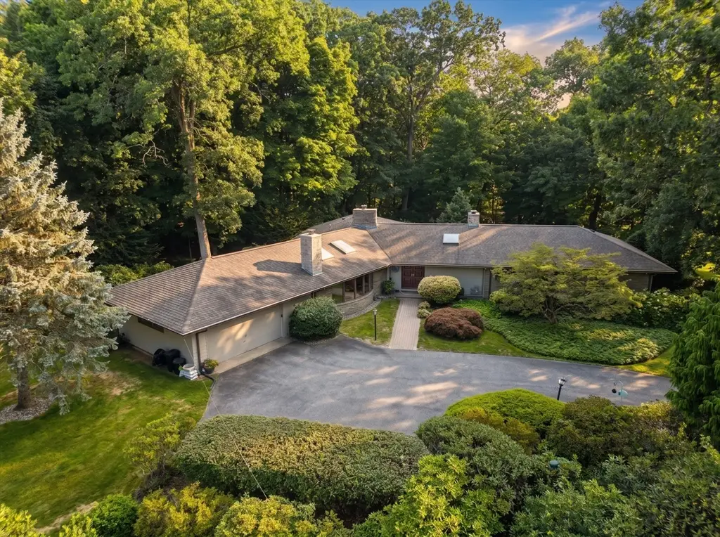200 Crestview Circle, Longmeadow, MA 01106 - #1