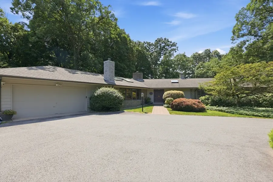 200 Crestview Circle, Longmeadow, MA 01106 - #2