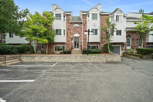 171 Tall Oaks Dr #F, Weymouth, MA 02190
