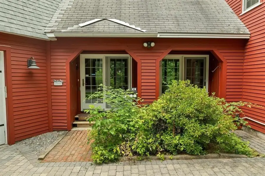4 Highland Ave, Goffstown, NH 03045 - #3