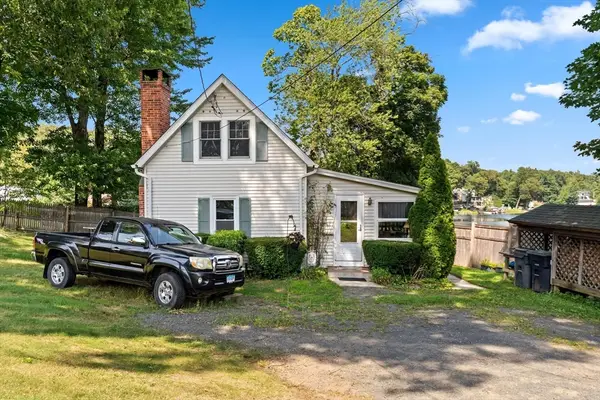 82 Point Grove Rd, Southwick, MA 01077