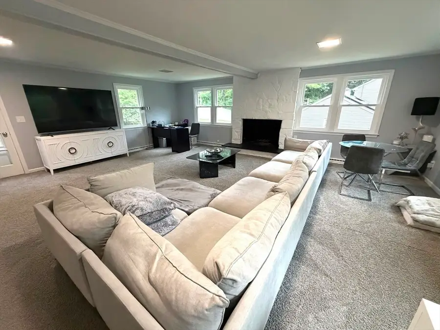 40 Neal St, Walpole, MA 02081 - #2