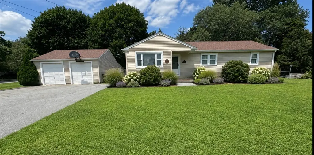 91 Pageotte St, Acushnet, MA 02743 - #1