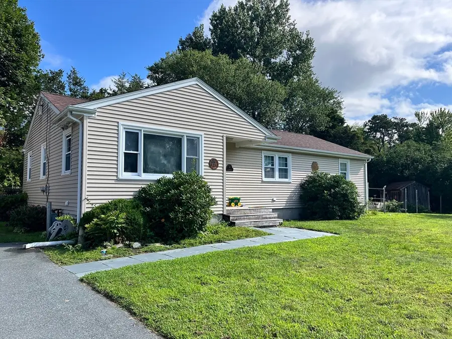 91 Pageotte St, Acushnet, MA 02743 - #2