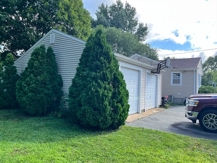 91 Pageotte St, Acushnet, MA 02743 - #3