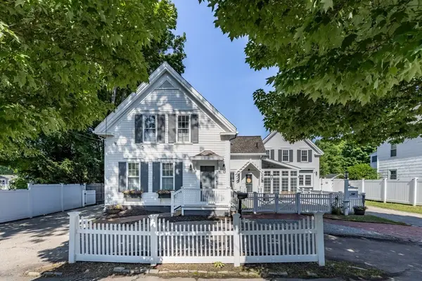 240 Plymouth St, Abington, MA 02351