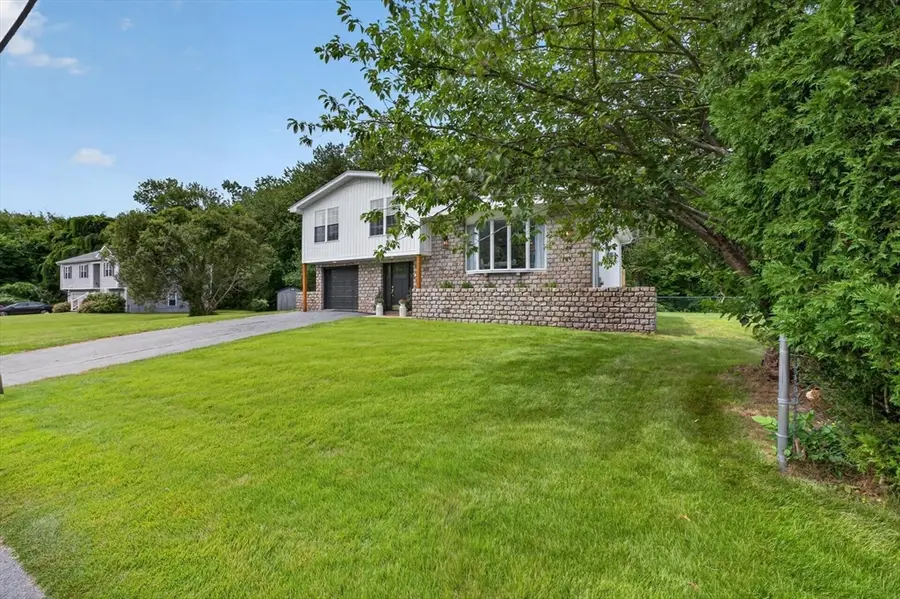 125 Alpha St, Dartmouth, MA 02747 - #2