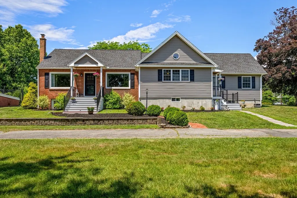 20 Mountain View St, South Hadley, MA 01075 - #1