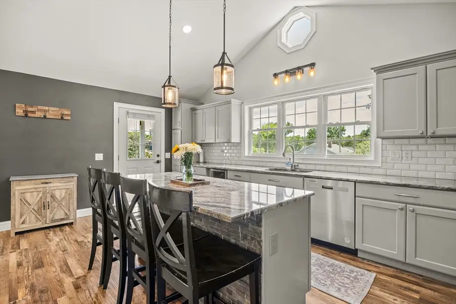 20 Mountain View St, South Hadley, MA 01075 - #3