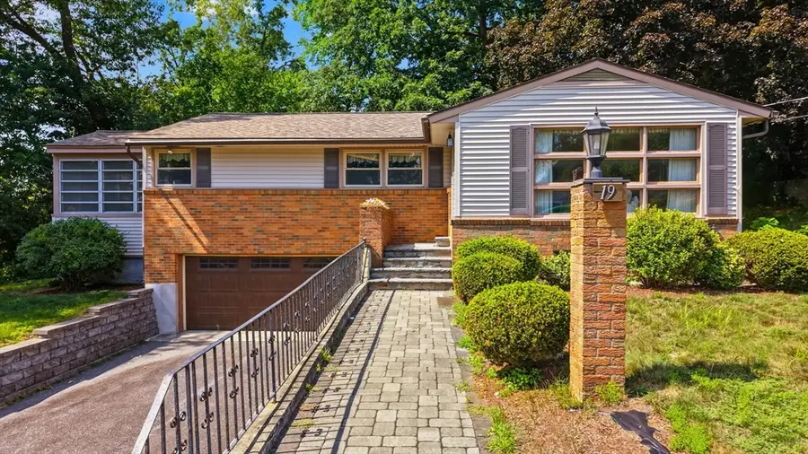 19 Daley Ave, Methuen, MA 01844 - #3