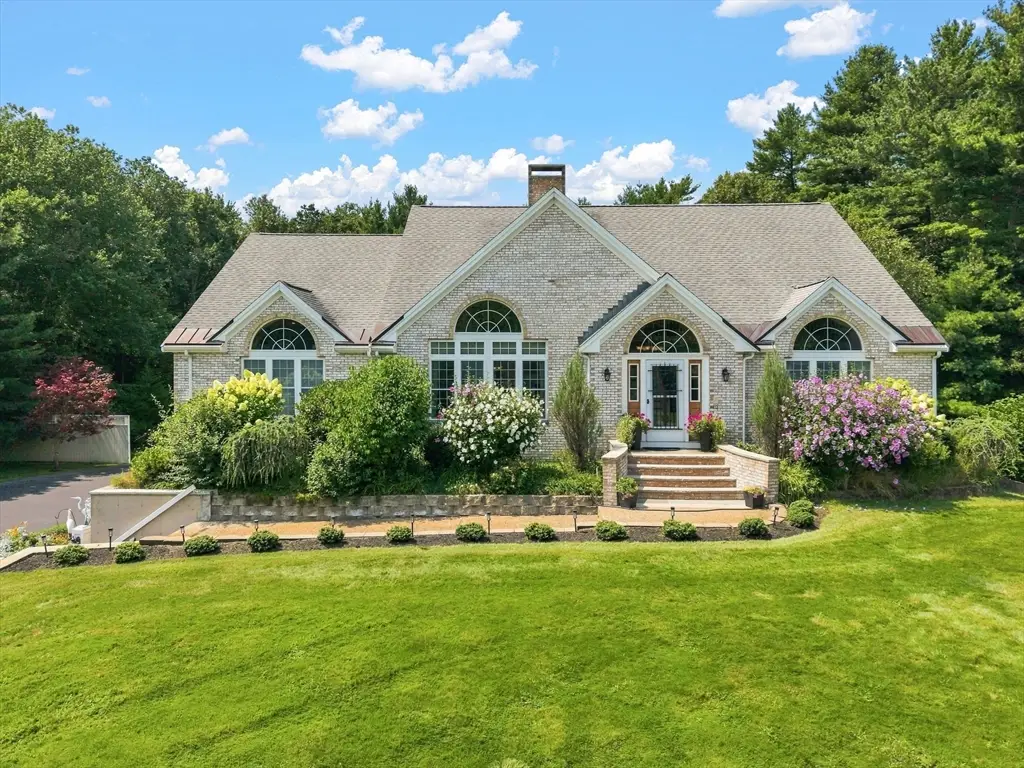 10 Edna Cir, Freetown, MA 02717 - #1