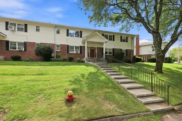 90 Colonial Cir #C, Chicopee, MA 01020