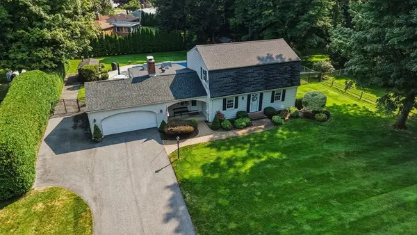 71 Cedar Rd, Longmeadow, MA 01106