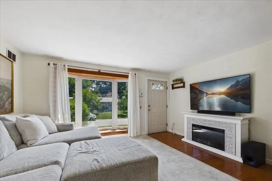 36 Regal St, Holliston, MA 01746 - #2