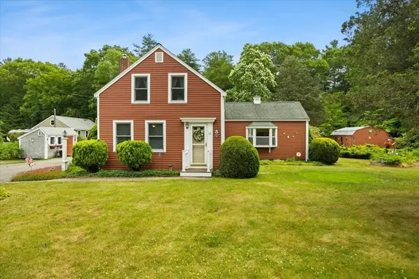 13 Lakeside Ave, Lakeville, MA 02347
