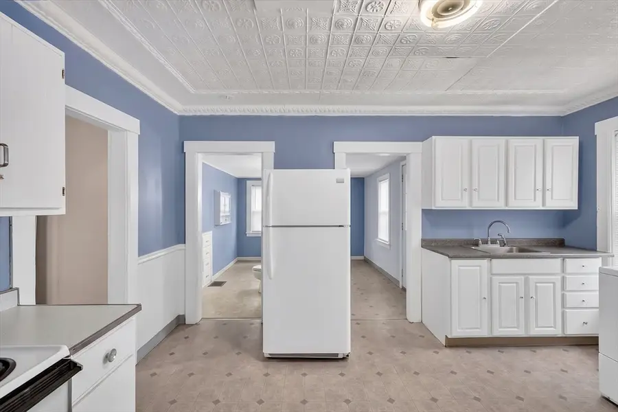 68 Harvard Ave, Athol, MA 01331 - #3