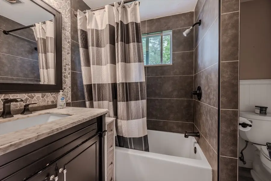 735 Hildreth St, Dracut, MA 01826 - #3