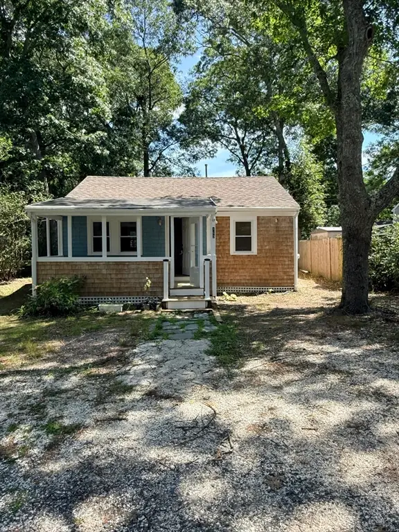 163 Ninigret Ave, Mashpee, MA 02649