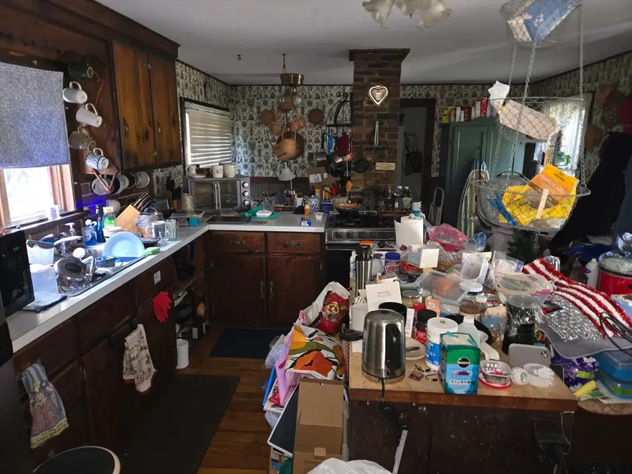 133 Amherst Rd, Pelham, MA 01002 - #3