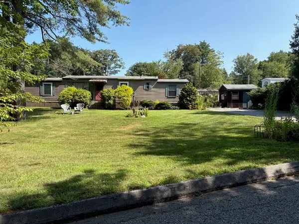 42 Dana Rd., Barre, MA 01005