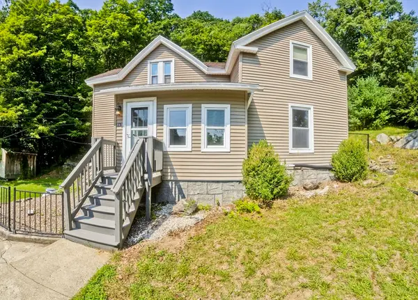 15 Bridge St, Monson, MA 01057