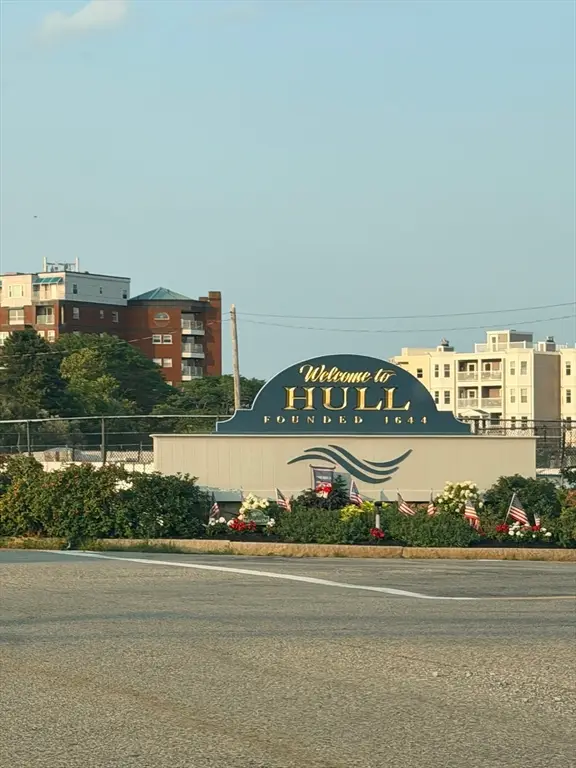 29 Newport Rd, Hull, MA 02045 - #1