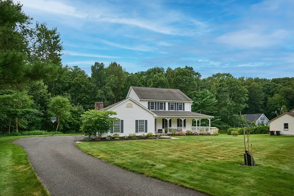 20 Carriage Ln, South Hadley, MA 01075 - #1