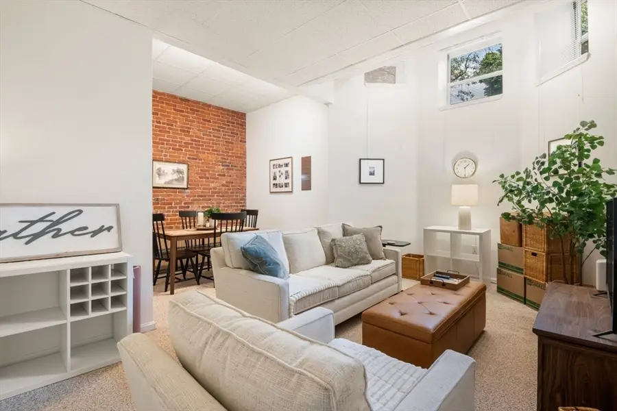 60 Marshal St #4, Brookline, MA 02446 - #3