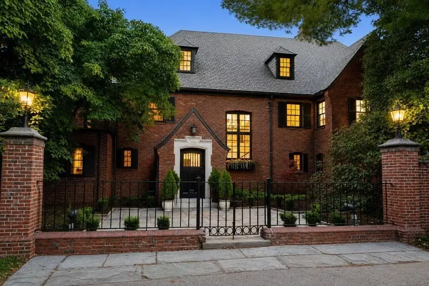 372 Warren St, Brookline, MA 02445 - #2