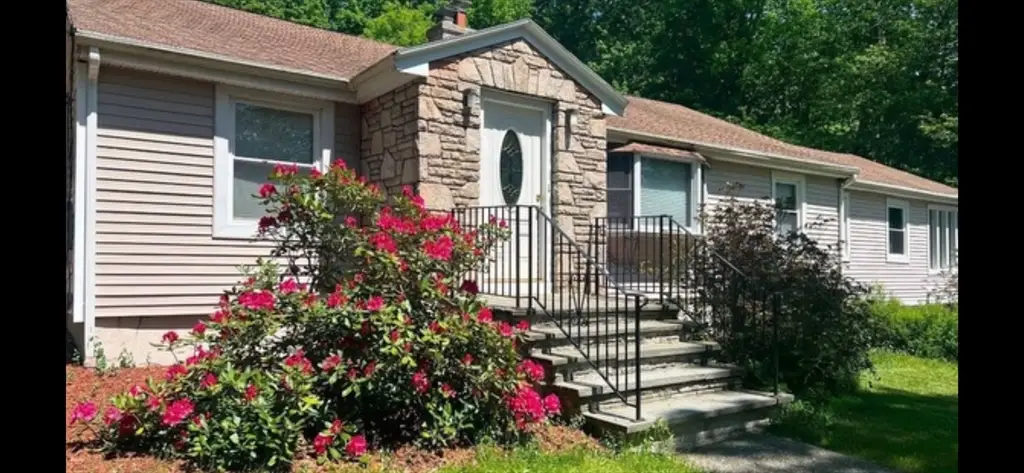 7 W Hill Ter, Worcester, MA 01609 - #1